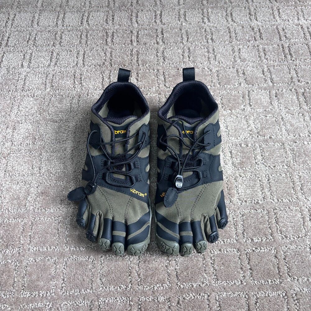 Vibram Five Fingers V-Trail 2.0 Running Shoes Woman's 7-7.5 Black 19W7602 EUC